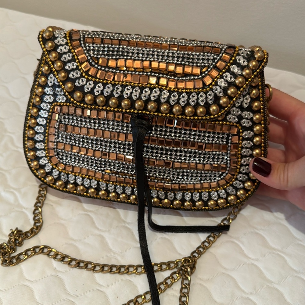 Lulu NYC brand. cross body beaded chain flap purse.